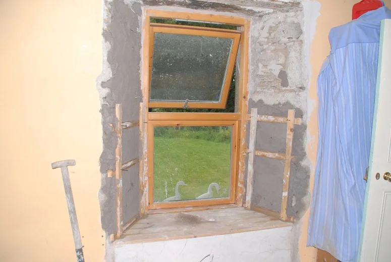 Replacing the Main Windows — photograph 5