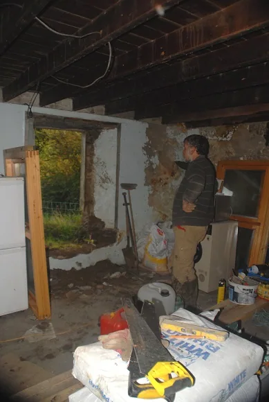 Replacing the Main Windows — photograph 7
