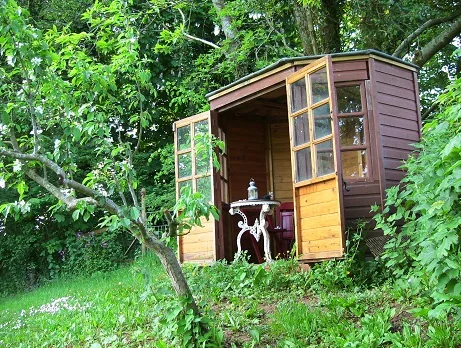 Garden Shed — photograph 1