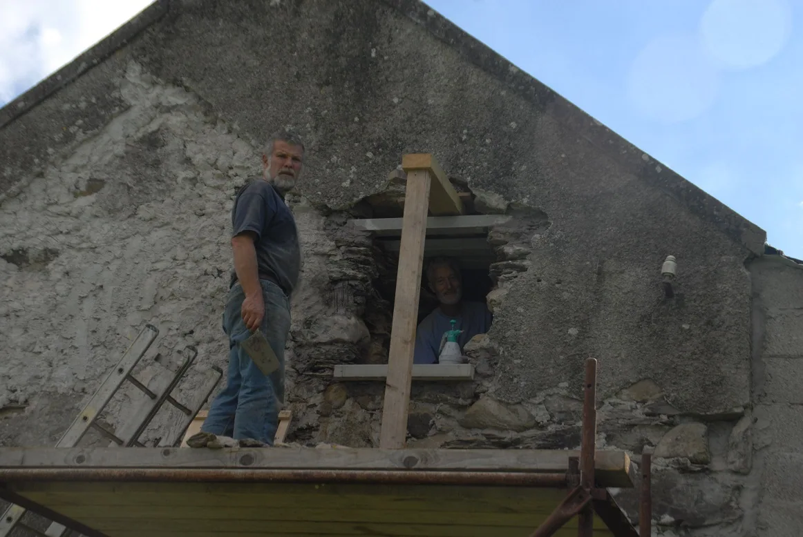 Inserting Side Windows — photograph 5