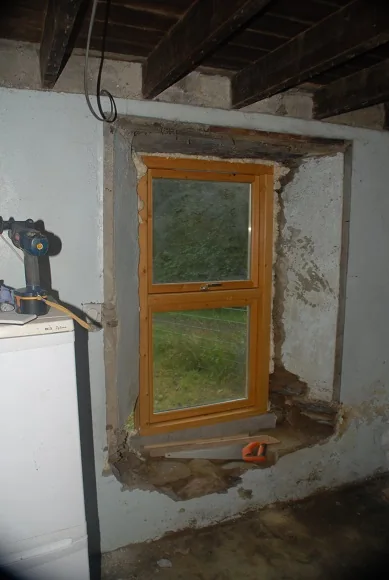 Replacing the Main Windows — photograph 10
