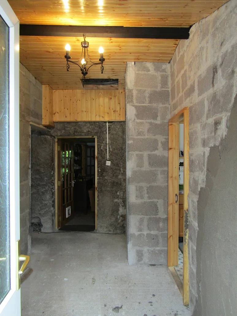 Front Hallway — photograph 3