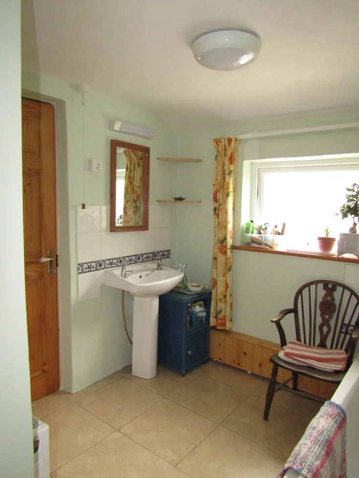 Finally, a Bathroom — photograph 12